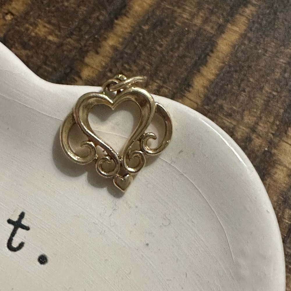 Retired James Avery Gold Heart 14 karat gold